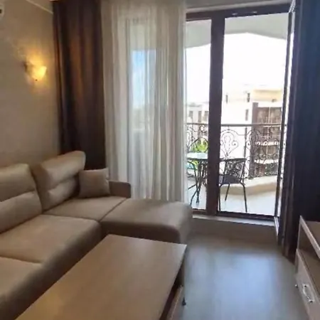 Harmony Monte Carlo Poolblick & Апартамент