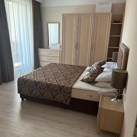 Апартамент Harmony Monte Carlo Poolblick & Слънчев бряг
