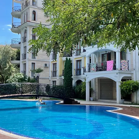 Harmony Monte Carlo Poolblick & Appartement *